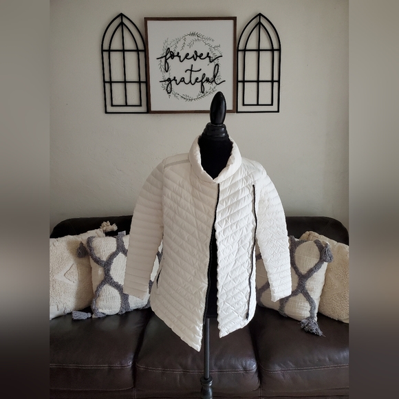 Athleta Full Zip Asymmetrical Down Puffer Coat Size XXS Classic Boho Chic Gym - Picture 6 of 11